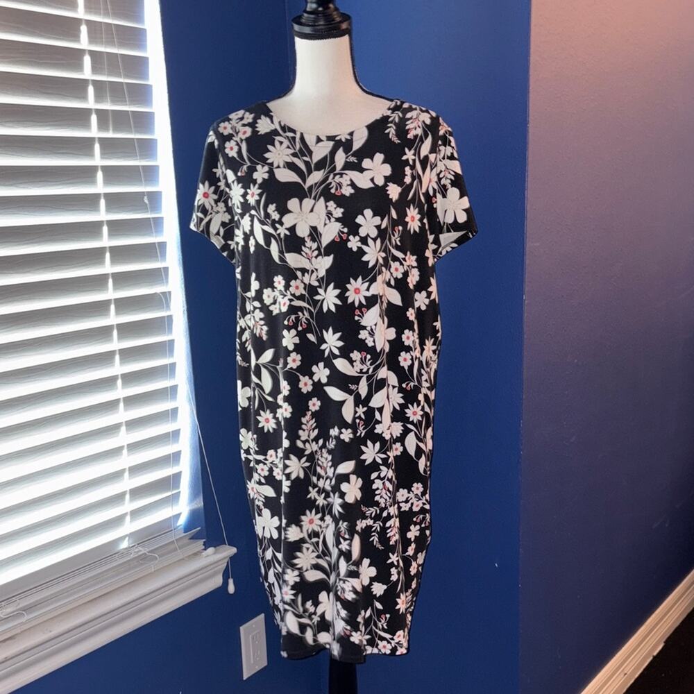 J.Jill Wearever Collection Black & White Floral Shift Dress – Size L